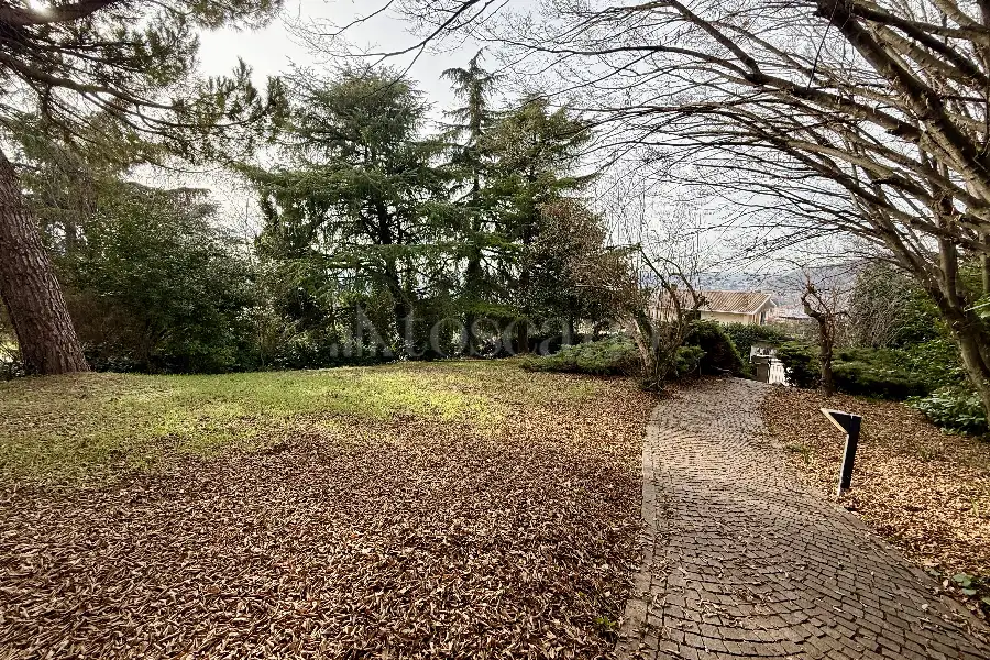 Casa Indipendente in vendita di 418 mq a €560.000 (rif. 64/2025)