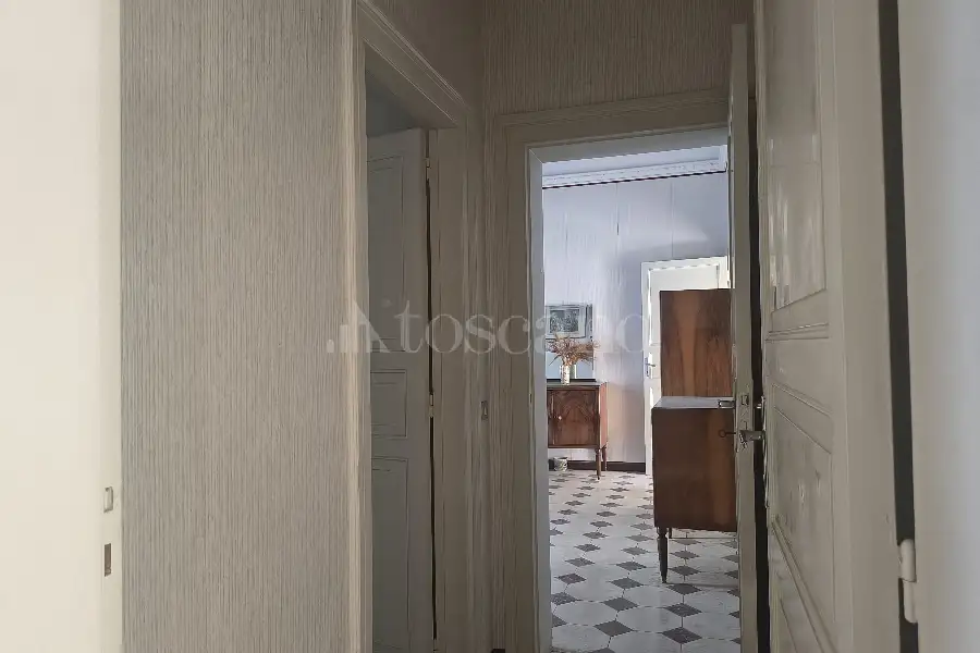 Palazzo in vendita di 585 mq a €338.000 (rif. 51/2026)