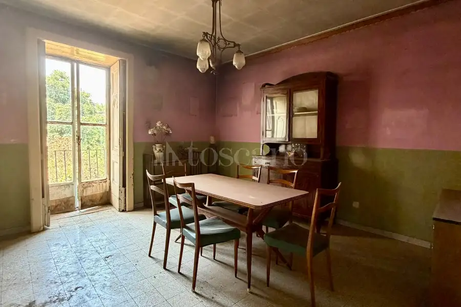 Casa Indipendente in vendita di 246 mq a €70.000 (rif. 152/2026)