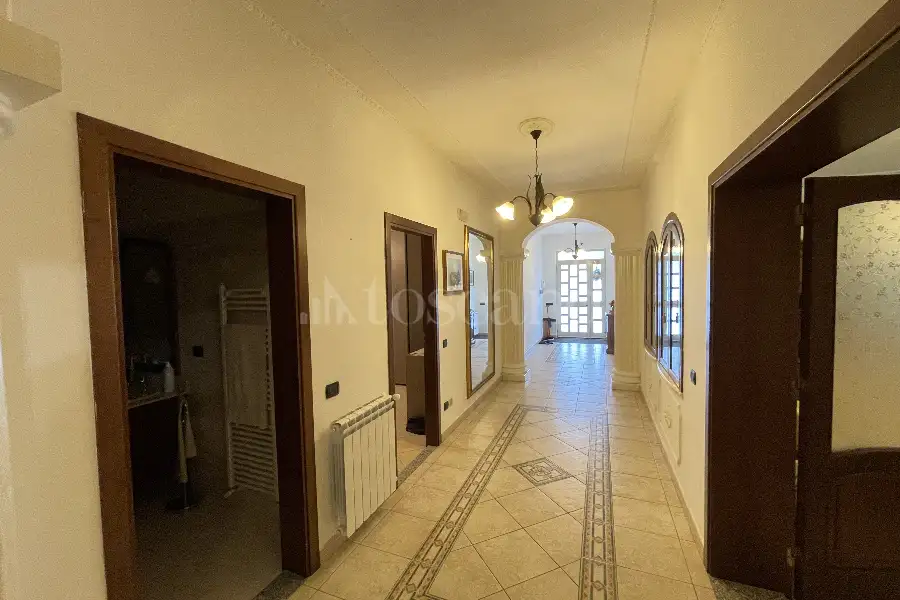 Casa Indipendente in vendita di 382 mq a €450.000 (rif. 2/2026)