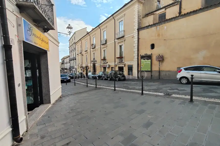 Negozio in affitto di 52 mq a €550 (rif. 84/2026)
