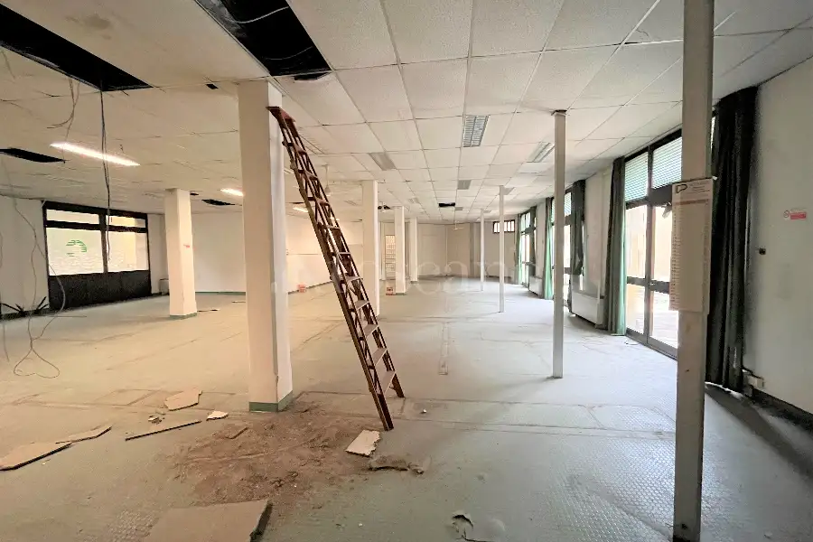Magazzino in vendita di 820 mq a €620.000 (rif. 25/2026)