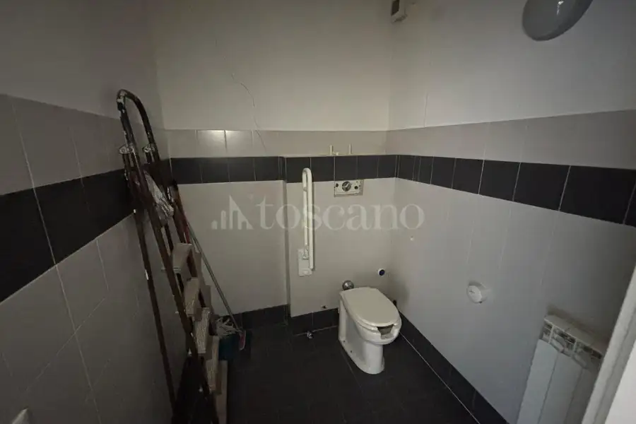 Negozio in vendita di 105 mq a €88.000 (rif. 25/2025)