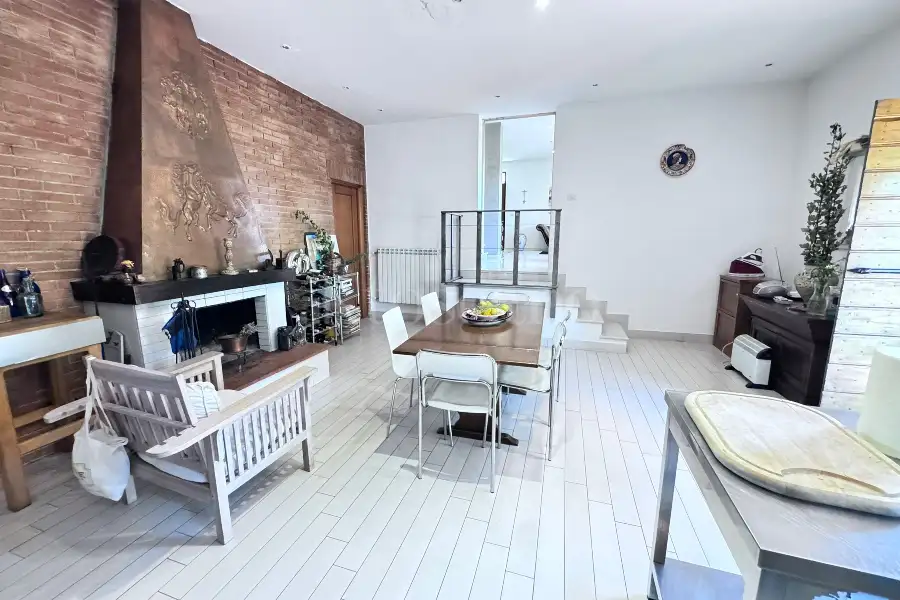 Villa in vendita di 350 mq a €475.000 (rif. 15/2025)