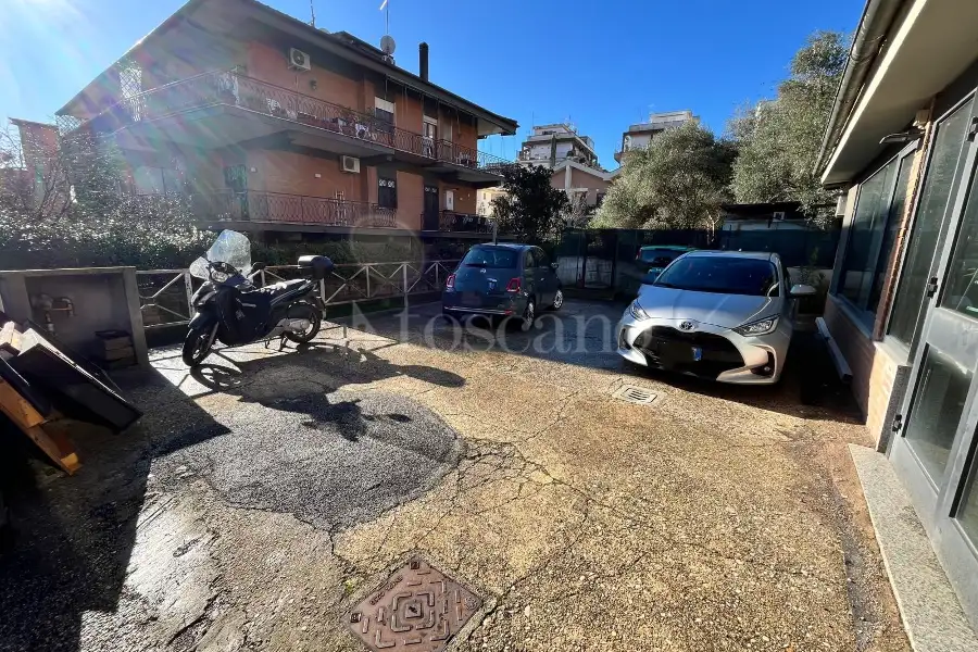 Negozio in vendita di 140 mq a €219.000 (rif. 5/2026)