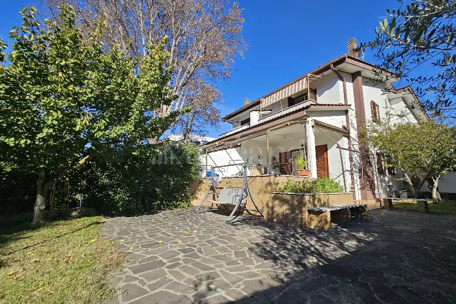 Villa Plurifamiliare in vendita di 90 mq a €165.000 (rif. 131/2025)