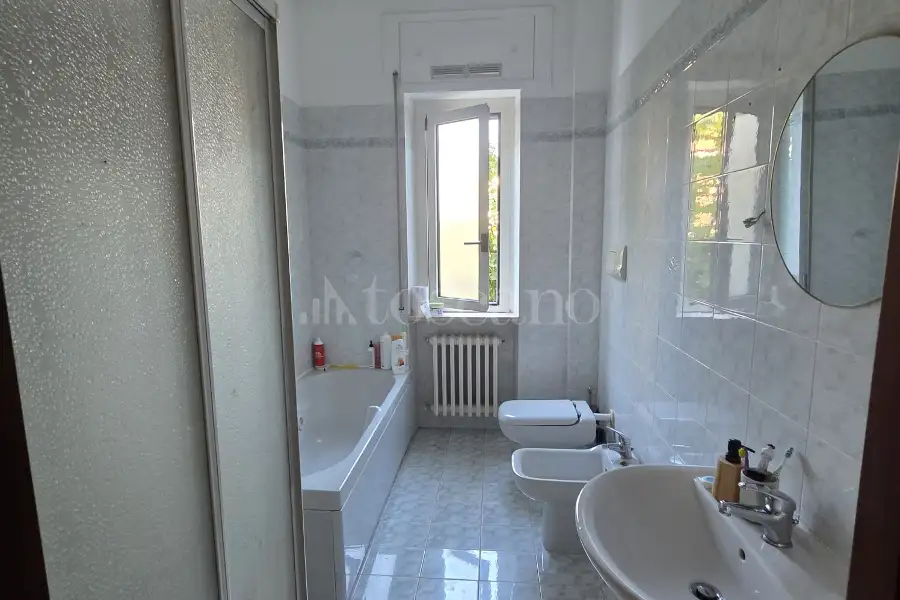 Villa Plurifamiliare in vendita di 575 mq a €580.000 (rif. 33/2026)