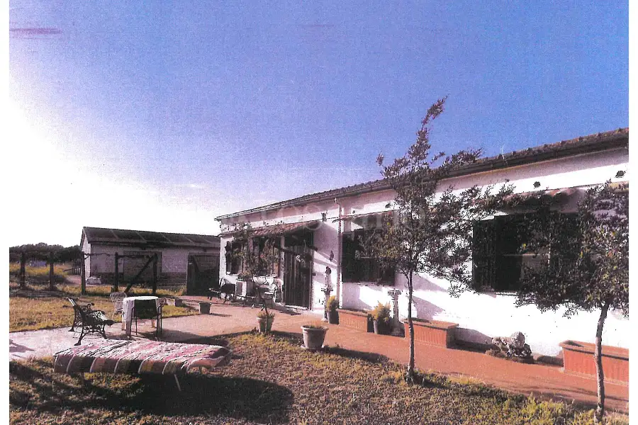 Casale in vendita di 500 mq a €100.000 (rif. 121/2024)