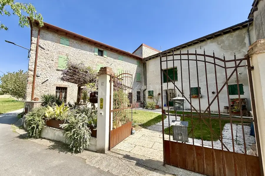 Villa in vendita di 600 mq a €980.000 (rif. 10/2026)