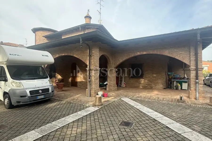 Casa Indipendente in vendita di 332 mq a €655.000 (rif. 52/2026)