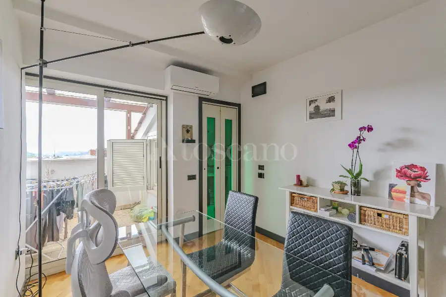 Superattico in vendita di 105 mq a €699.000 (rif. 11/2026)