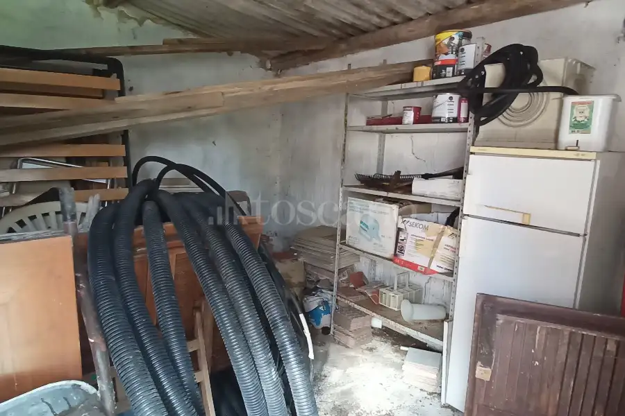 Casa Indipendente in vendita di 205 mq a €65.000 (rif. 12/2026)