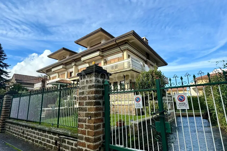 Casa in vendita di 190 mq a €320.000 (rif. 98/2025)