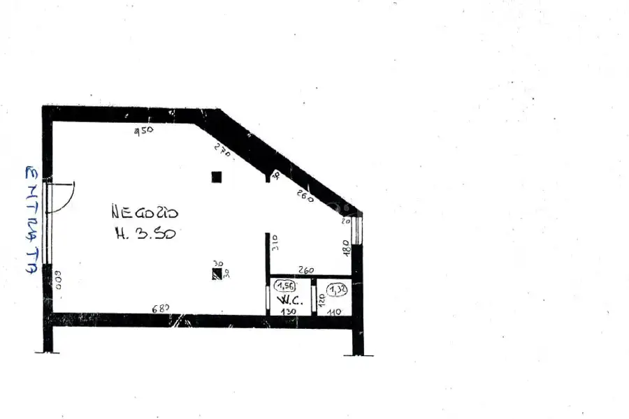 Negozio in vendita di 45 mq a €70.000 (rif. 11/2026)