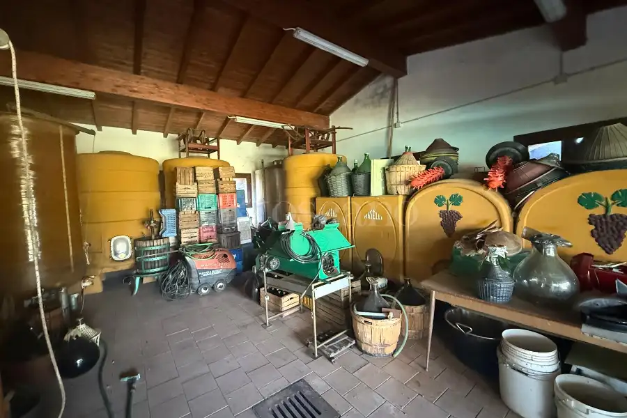 Casa Indipendente in vendita di 600 mq a €1.359.000 (rif. 49/2026)