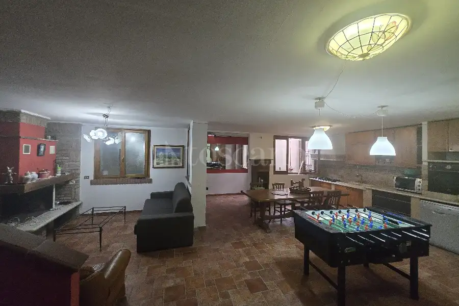 Casa Indipendente in vendita di 410 mq a €615.000 (rif. 40/2025)