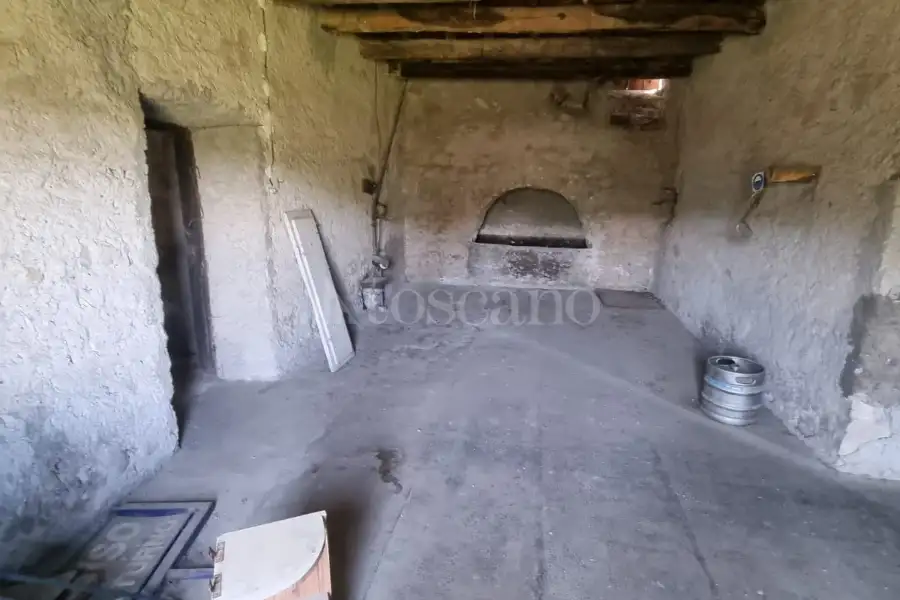 Casale in vendita di 660 mq a €95.000 (rif. 22/2025)