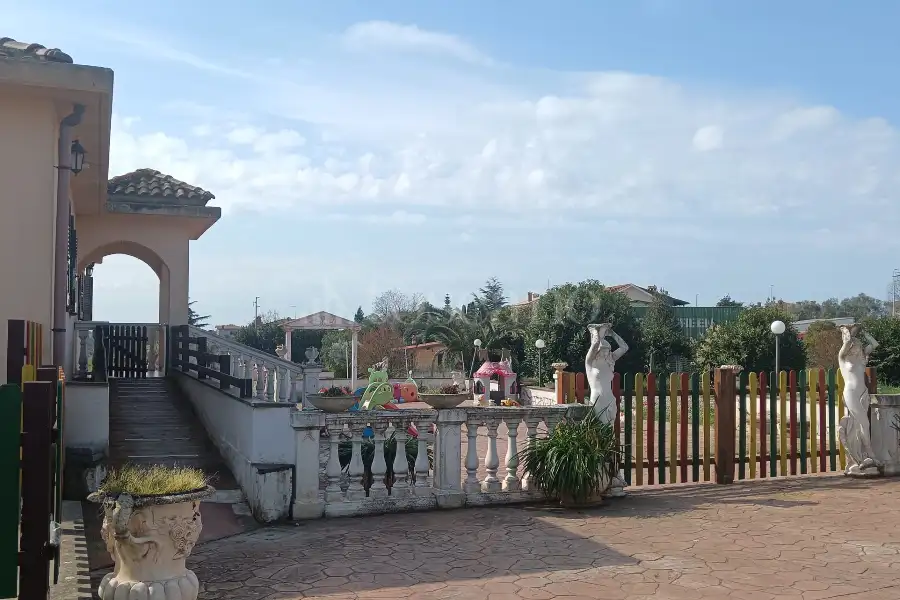Attività Commerciale in vendita di 181 mq a €49.000 (rif. 16/2026)