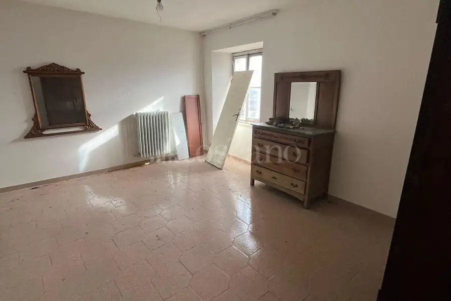 Casale in vendita di 700 mq a €145.000 (rif. 22/2025)