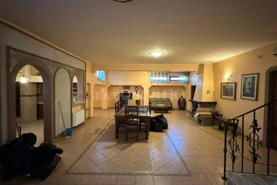 Villa in vendita di 370 mq a €890.000 (rif. 3/2026)