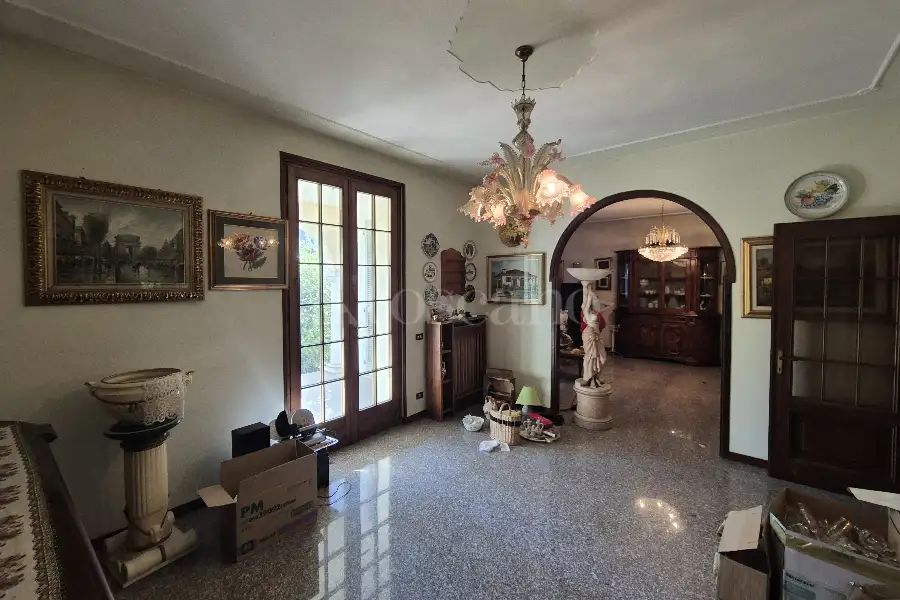 Villa in vendita di 330 mq trattativa riservata (rif. 3/2026)