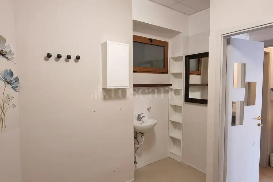 Negozio in affitto di 50 mq a €850 (rif. 45/2026)