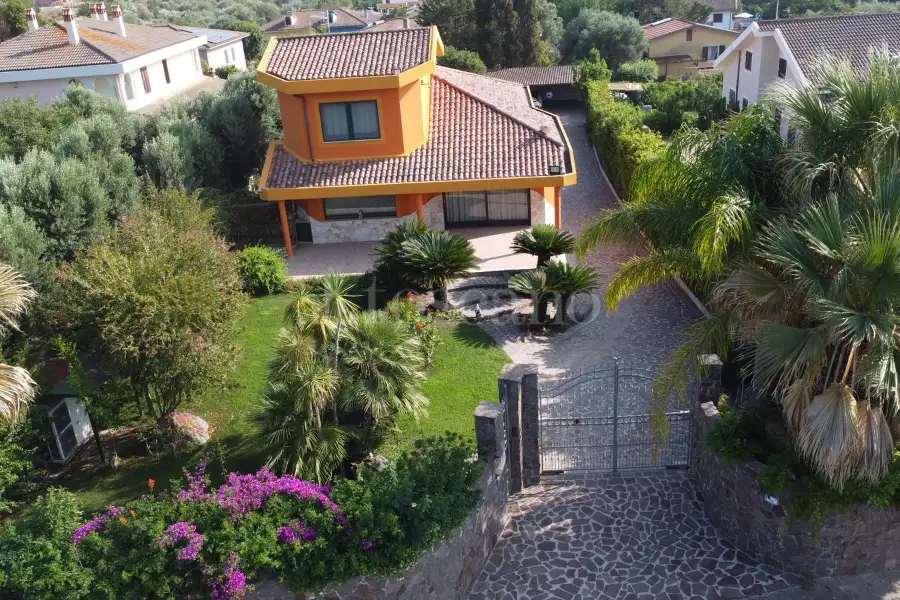 Casa Indipendente in vendita di 330 mq a €590.000 (rif. 82/2025)