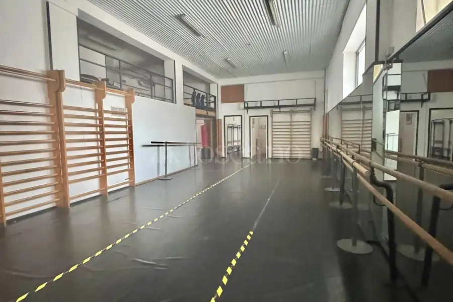 Negozio in affitto di 600 mq a €2.500 (rif. 51/2026)