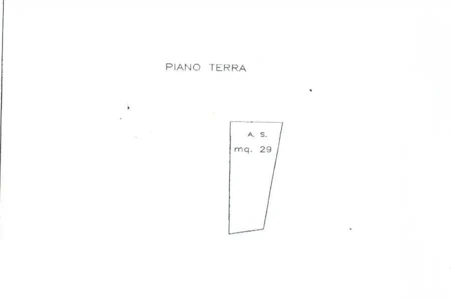 Casa Indipendente in vendita di 250 mq a €90.000 (rif. 102/2025)