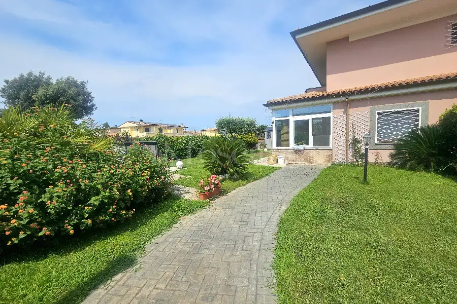 Villa Plurifamiliare in vendita di 140 mq a €299.000 (rif. 46/2026)