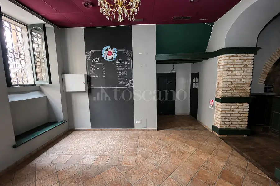 Negozio in vendita di 106 mq a €340.000 (rif. 18/2026)