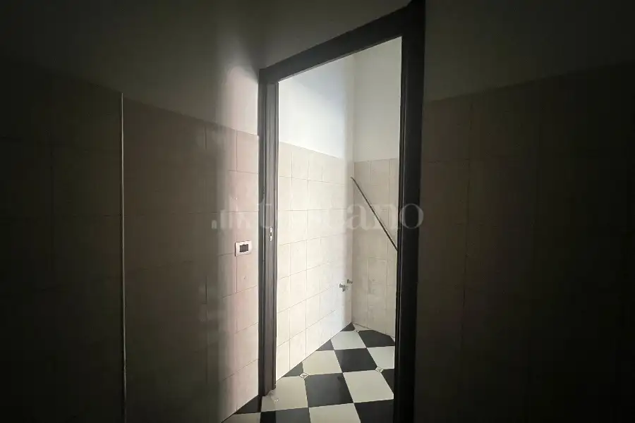 Negozio in affitto di 70 mq a €1.500 (rif. 10/2026)