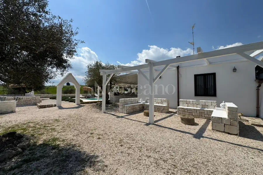 Villa in vendita di 220 mq a €849.000 (rif. 7/2026)