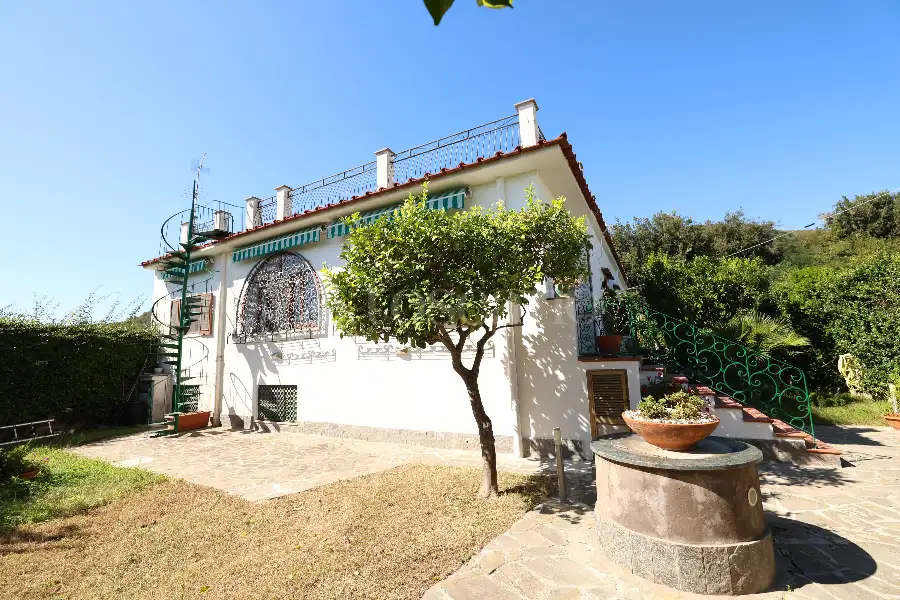 Villa in vendita di 500 mq a €1.080.000 (rif. 46/2025)