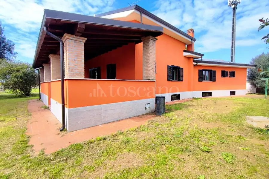 Villa in vendita di 250 mq a €240.000 (rif. 18/2026)