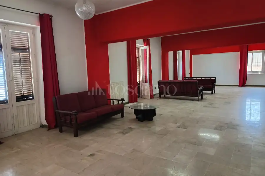 Magazzino in vendita di 1.800 mq a €1.050.000 (rif. 35/2026)