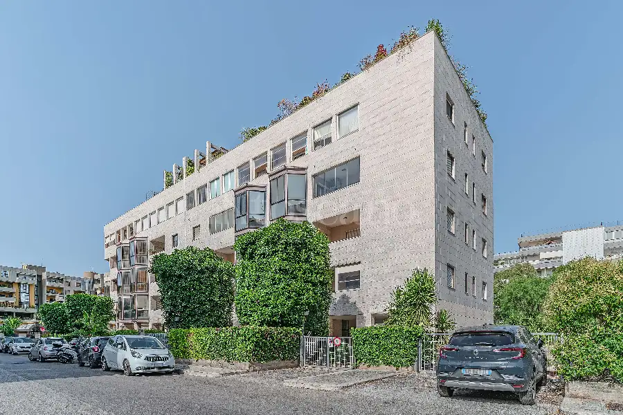 Attico in vendita di 185 mq a €737.000 (rif. 27/2026)