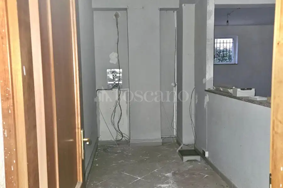 Negozio in affitto di 200 mq a €1.400 (rif. 16/2026)