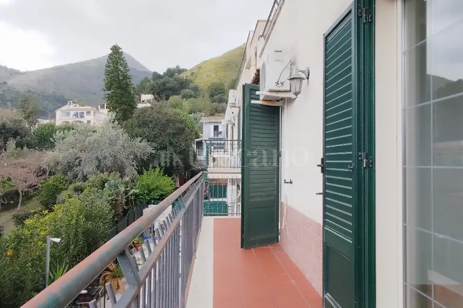 Villino a Schiera in vendita di 200 mq a €350.000 (rif. 1/2026)