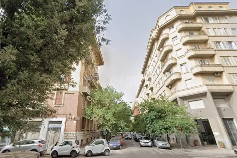 Negozio in vendita di 140 mq a €795.000 (rif. 24/2026)