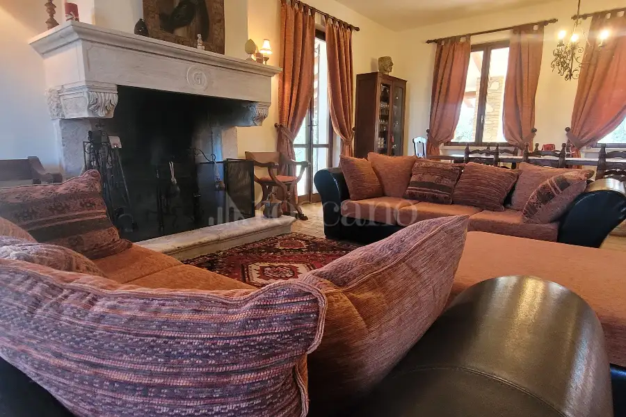Villa in vendita di 480 mq a €880.000 (rif. 4/2026)
