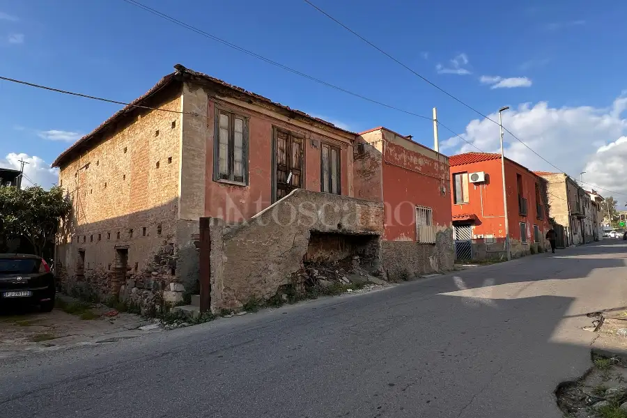 Casa Indipendente in vendita di 420 mq a €270.000 (rif. 5/2026)