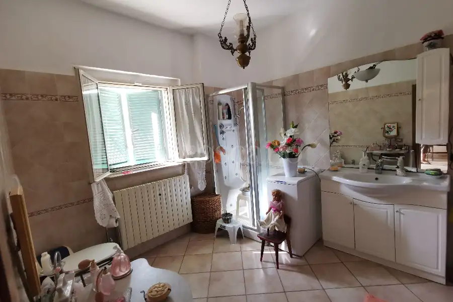 Casa in vendita di 280 mq a €380.000 (rif. 24/2021)