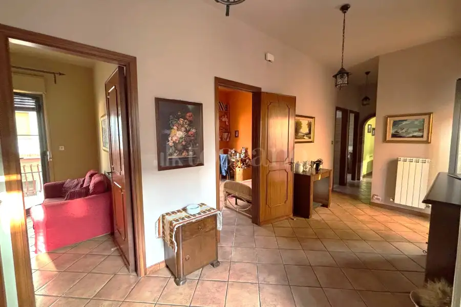 Palazzo in vendita di 270 mq a €430.000 (rif. 166/2025)
