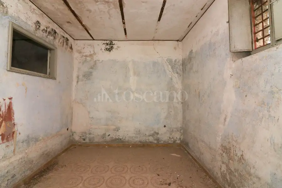 Casa Indipendente in vendita di 600 mq a €350.000 (rif. 27/2024)