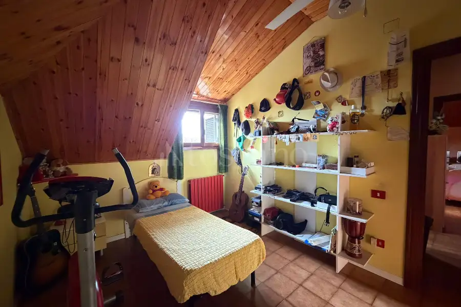 Attico in vendita di 220 mq a €370.000 (rif. 75/2025)