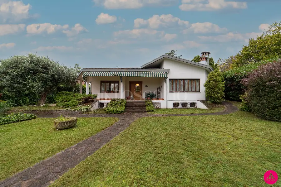 Villa in vendita di 390 mq a €430.000 (rif. 171/2025)