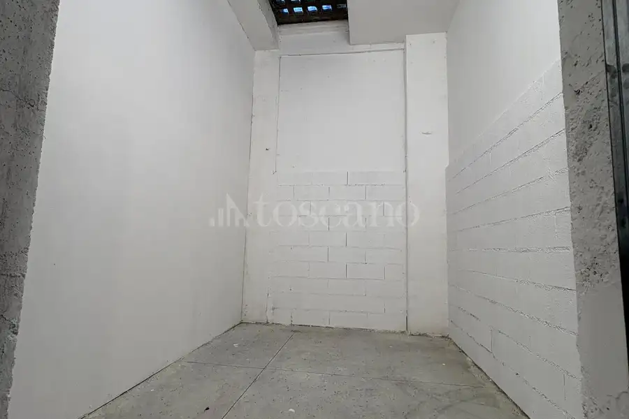 Box in vendita di 20 mq a €38.000 (rif. 8/2026)