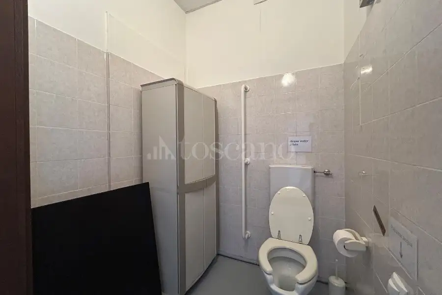 Negozio in vendita di 57 mq a €79.000 (rif. 16/2026)