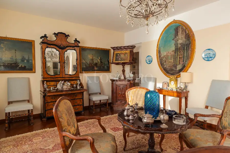 Casa in vendita di 280 mq a €1.950.000 (rif. 49/2025)